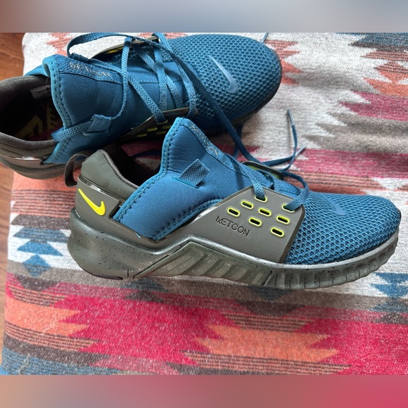 Nike Metcon Shoes - Picture 2 of 2